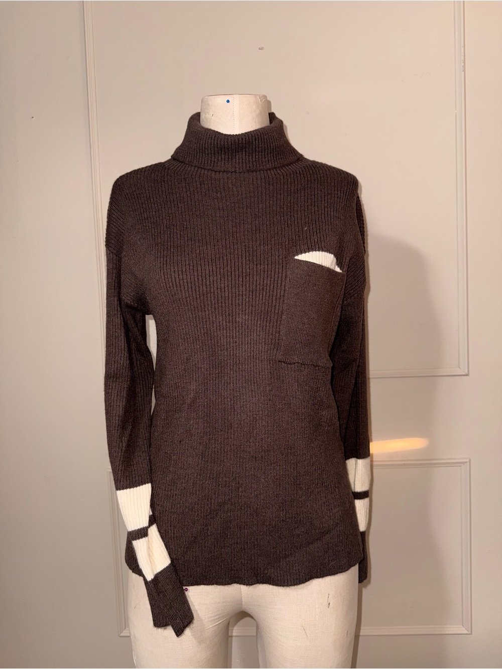 Brown Turtleneck Sweater with Cream Striped Sleeves Size youth XL